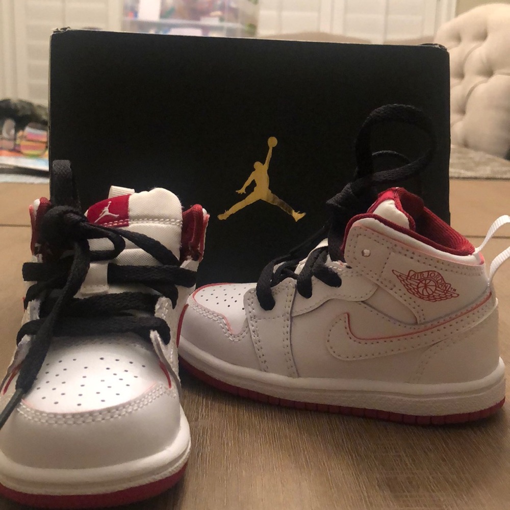 Nike Jordan 1 MID BT toddler size 5c NIB
